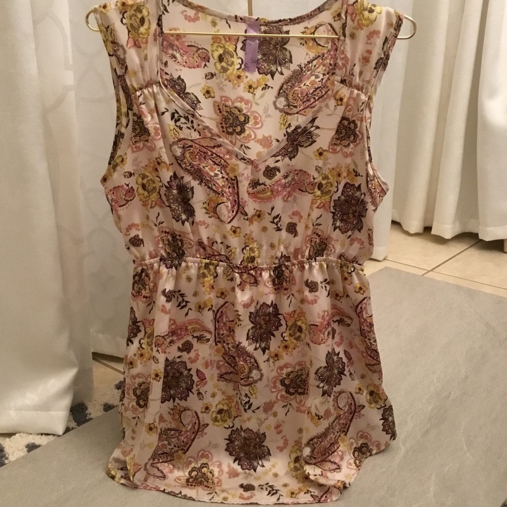 🧡Alya Sleeveless Floral Print Top